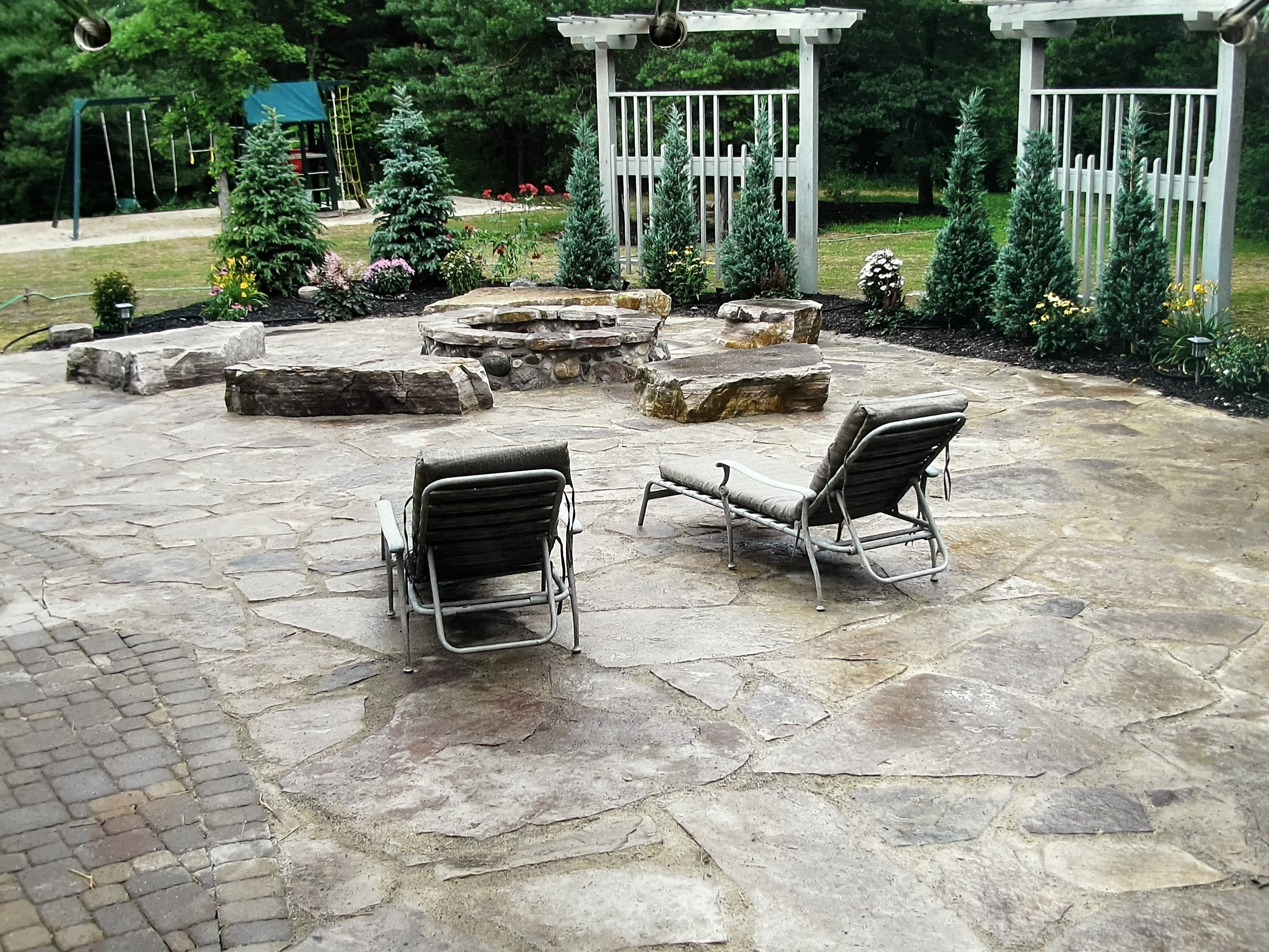 Flagstone Patio Fire Pit Trellis